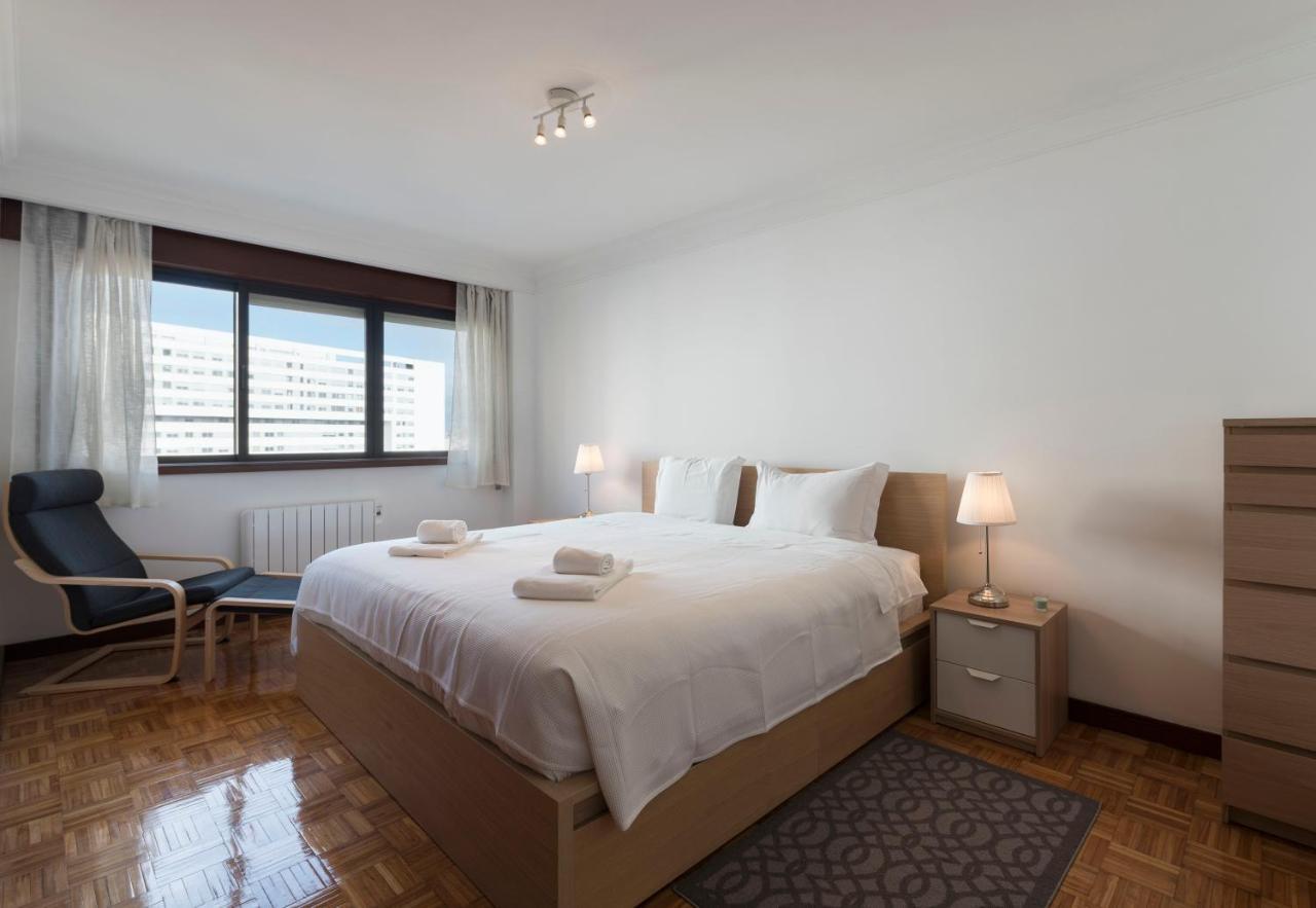 Lovelystay - Charming 3Br Flat W/ Free Parking In Devesas Vila Nova de Gaia Exterior foto
